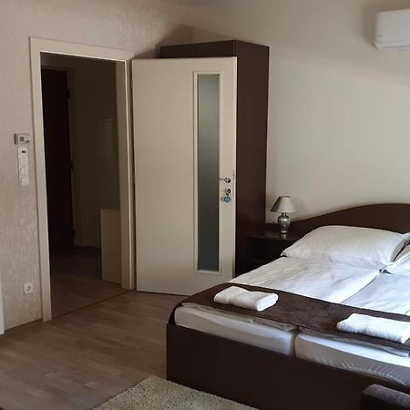 Keller Arany Apartmanok Hajduszoboszlo Exterior photo